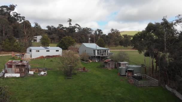 Dronové Záběry Malého Venkovského Sídliště Australském Viktoriánském Venkově Ocelový Dům — Stock video