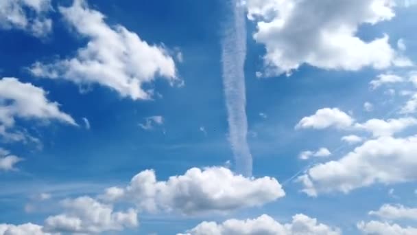 Bläulich Mit Schnell Ziehenden Wolken Bewegungszeitraffer Auf Dem Land Deutschland — Stockvideo