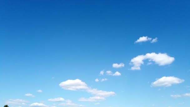 Μπλε Γρήγορα Κινούμενα Σύννεφα Motiontimelapse Στην Ύπαιθρο Στη Γερμανία — Αρχείο Βίντεο