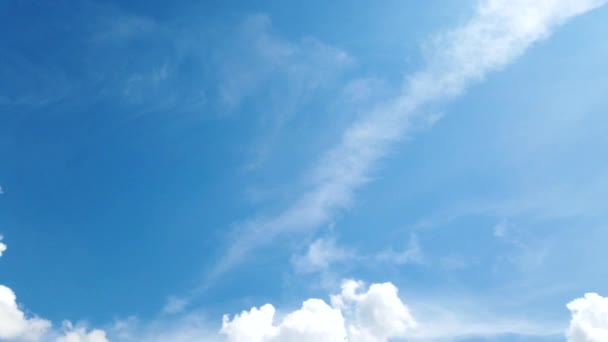 Μπλε Γρήγορα Κινούμενα Σύννεφα Motiontimelapse Στην Ύπαιθρο Στη Γερμανία — Αρχείο Βίντεο