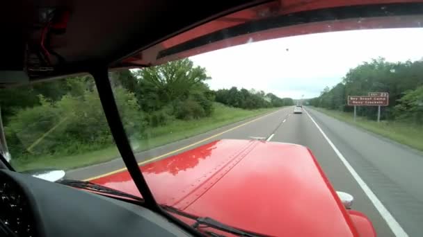 Cutaway Schoss Aus Der Frontscheibe Auf Autobahn — Stockvideo