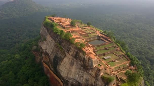 Rotující Vzdušný Záběr Sigiriya Rocku Srí Lanka Blízko — Stock video
