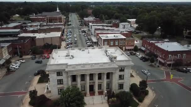 Aerial Pullout Alamance County Courthouse Graham — Stock Video