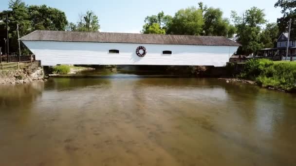 Avance Aéreo Hacia Puente Cubierto Elizabethton Elizabethton Tennessee — Vídeo de stock