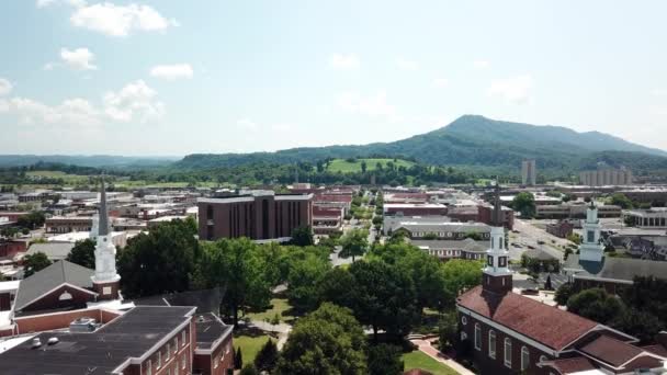 Flygfoto Högt Över Kyrkan Cirkel Kingsport Tennessee — Stockvideo