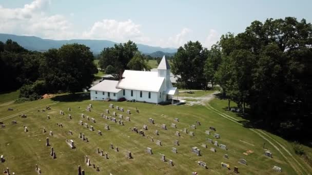 Aerial Pullout Peaceful Chapel Abington Virginia Area — Stock Video