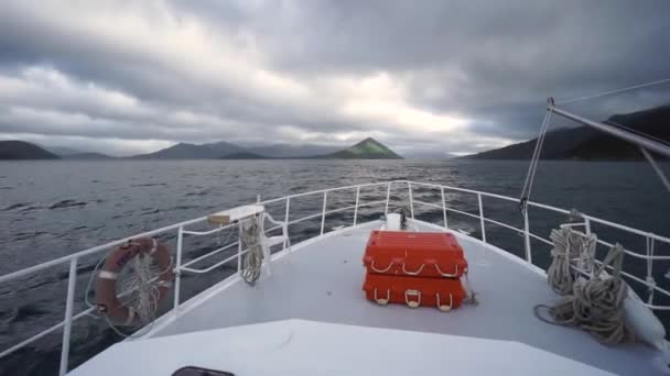 Panorama Pohled Přední Paluby Výletní Lodi Oblačný Den Novém Zélandu — Stock video
