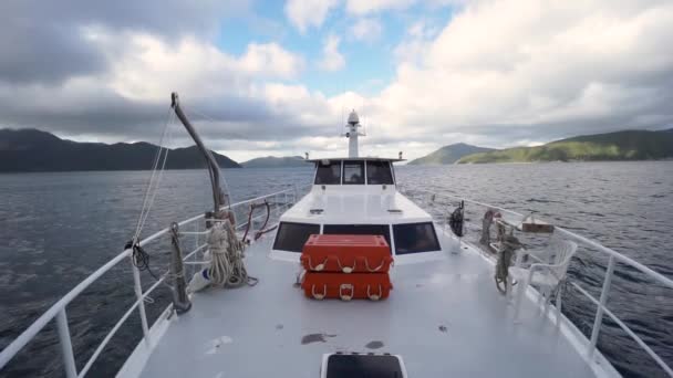 Slowmo Blick Auf Alte Kreuzfahrtschiffe Von Der Spitze Neuseelands — Stockvideo