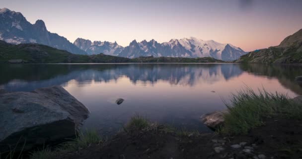 Закат Озере Шезерис Шамони Mont Blanc Ловит Свет Закате Идеальной — стоковое видео