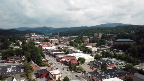 Luchtdruk Naar Boone North Carolina Langs King Street — Stockvideo