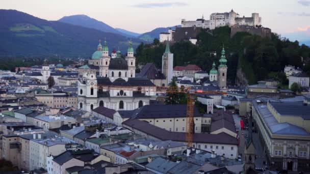 Salzburg Történelmi Városképe Alkonyatkor Monchsberg Szemszögéből Nézve Ausztria — Stock videók