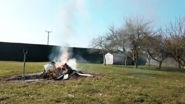 Timelapse Pan Bonfeu Jardin Comme Bruit Des Palettes Bois — Video