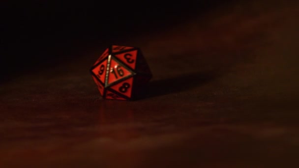 Rollo Dados Cámara Lenta D20 Con Humo — Vídeo de stock