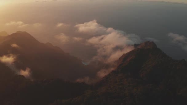 Légi Felvétel Paliról Kauaiban Naplementekor Felhőkkel — Stock videók