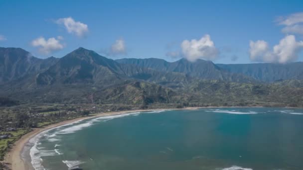 Vista Aérea Hyper Lapse Hanelei Bay Coastline Princeville Kauai — Vídeo de stock