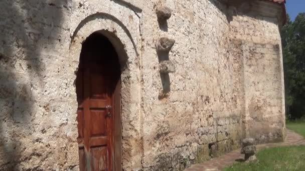 Orthodoxer Tempel Hölzernen Eingang Des Berges — Stockvideo