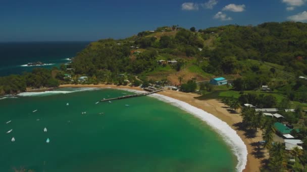 Verbazingwekkende Drone Beelden Van Een Gouden Zandstrand Aan Noordwestelijke Kust — Stockvideo