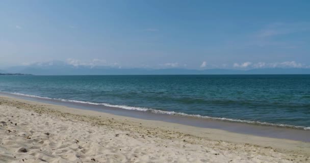 墨西哥Bucerias海滩景观中平静的海浪冲撞 — 图库视频影像