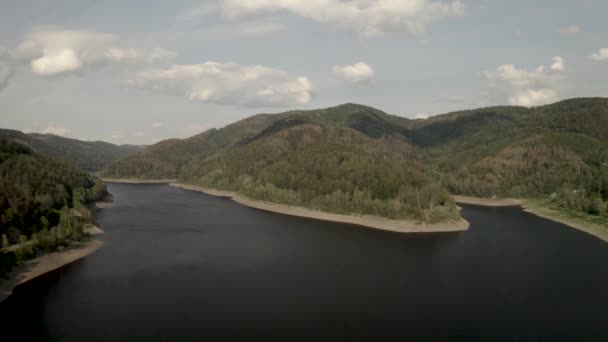 일몰시에 아름다운 호수의 — 비디오