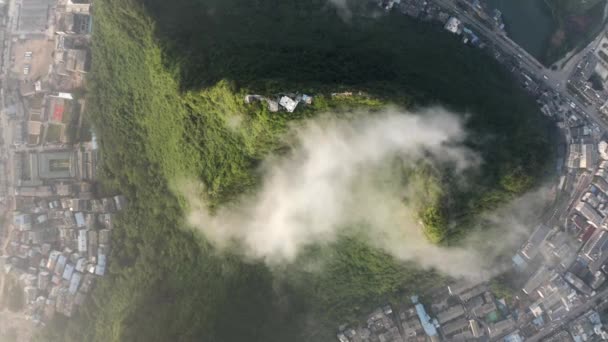 Fiação Drone Imagens Acima Montanha Cidade Mostrando Terra Crise — Vídeo de Stock