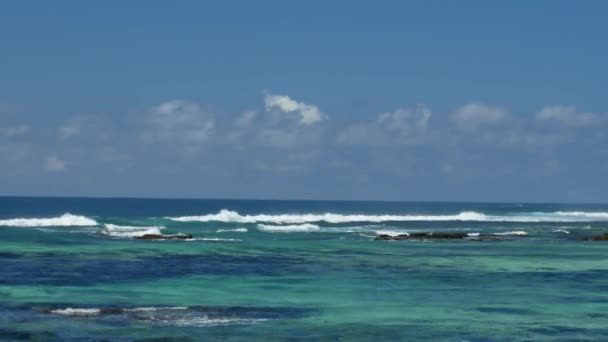 Static Shot Waves Sky Clouds Paradise Island — Stock Video