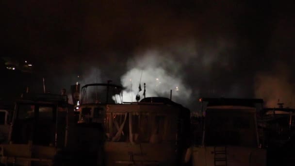 Llamas Puerto Deportivo Por Noche Accidente Puerto Fuego Ardiendo Golpes — Vídeo de stock