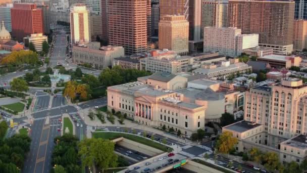 Aerial Pan Reveals Massive Philadelphia Skyscrapers Summer Magic Hour Ben — Stock Video