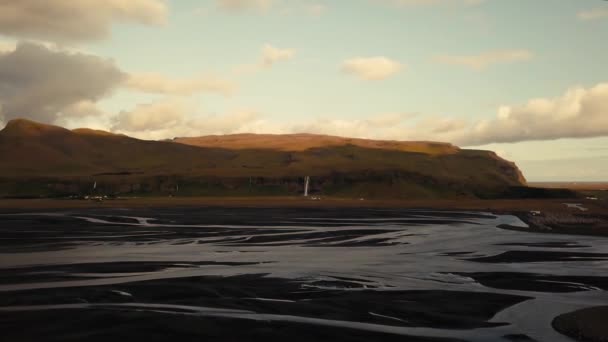 Varios Disparos Por Dron Río Glacial Icelandés Hermosa Luz Del — Vídeo de stock