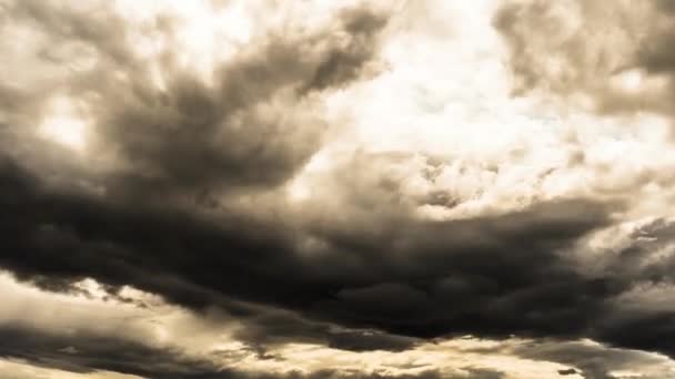 ソニーA7Iiiでアイスランドで撮影されたいくつかの素晴らしい雲のタイムラプス — ストック動画