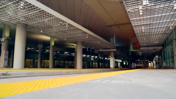 Hafif Demiryolu Istasyonuna Giriş Zamanındaki Gecikme — Stok video
