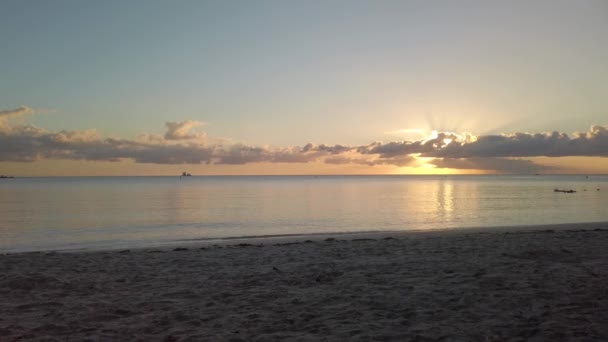 Lent Panorama Coucher Soleil Sur Une Plage Tropicale Soleil Cache — Video