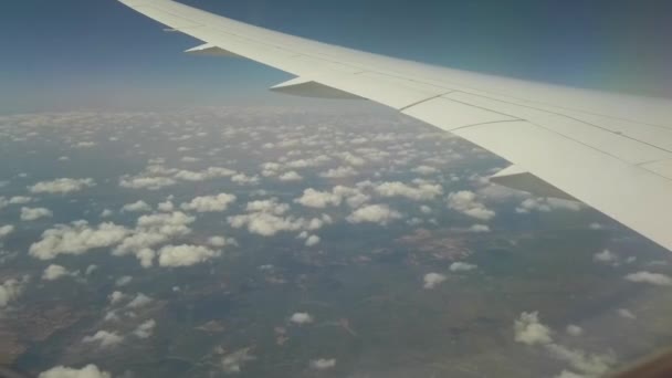 Sebuah Tembakan Dipercepat Diambil Dari Jendela Pesawat Sayap Dan Banyak — Stok Video