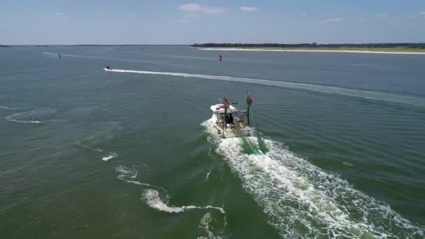 Rybářský Člun Dronem Fernandina Beach Florida Poblíž Amelia Island Florida — Stock video