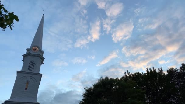 Panning Chestnut Street Baptist Church Camden Maine — Stockvideo