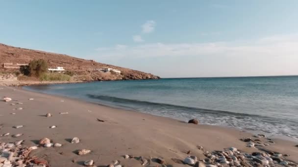 Het Uitzicht Het Strand Van Ormos Giannaki Beach Het Eiland — Stockvideo