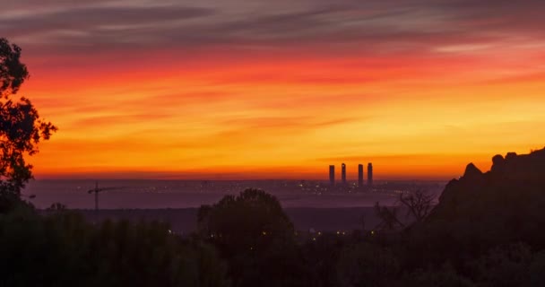 Timelapse Beau Lever Soleil Madrid Espagne Skyline Madrid Nuages Colorés — Video