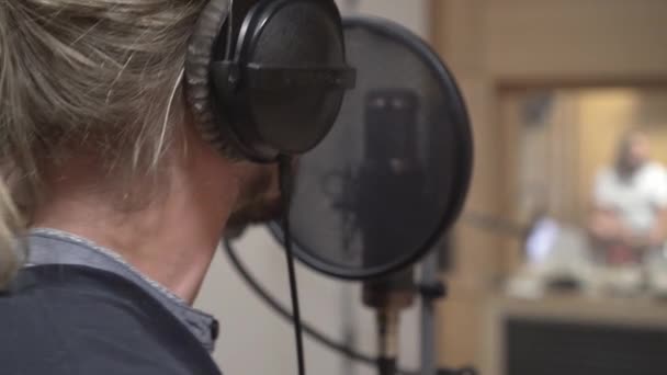 Extreme Close Seup Headphones Singers Head Recording — стоковое видео