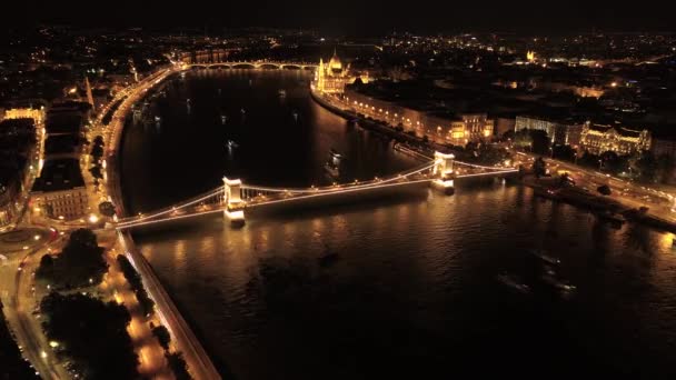 Воздушный Таймеласк Знаменитого Чейнбриджа Будапеште Венгрия Ночью — стоковое видео