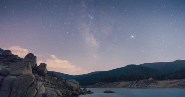 Timelapse Voie Lactée Dessus Lac Réglage Lune Grand Météore Allumant — Video