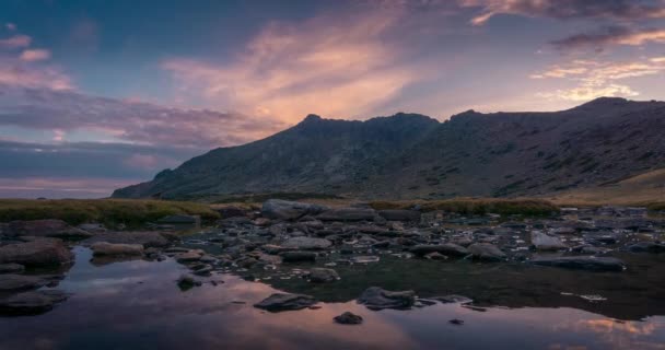 Timelapse Sunset Guadarrama Hands Laguna Los Pjaros Мадрид Іспанія Озеро — стокове відео