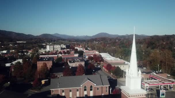 Waynesville North Carolina Slow Low Aerial Push — Stock Video