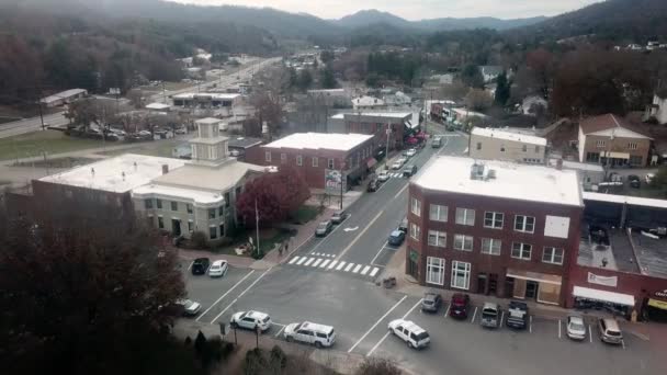 Aerial Push Burnsville North Carolina — стоковое видео