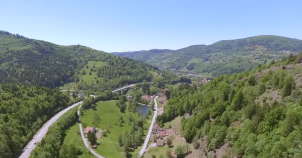 Drone Girato Una Strada Con Una Macchina Guida Alsazia Francia — Video Stock