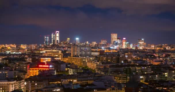 Madrid Timelapse Malam Hari Pandangan Dekat Dari Pusat Kota Skyline — Stok Video