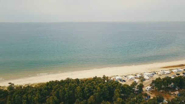 Krąg Dronów Latających Nad Loederups Strandbad Kemping — Wideo stockowe