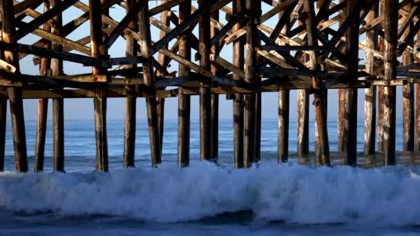 Ocean Waves Hitting Legs Crystal Beach Pier — Stock Video