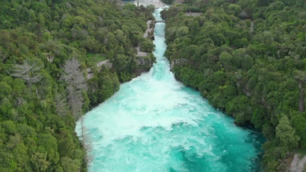 Légi Drón Ereszkedő Lövés Huka Falls Tomboló Waikato Folyó Közelében — Stock videók