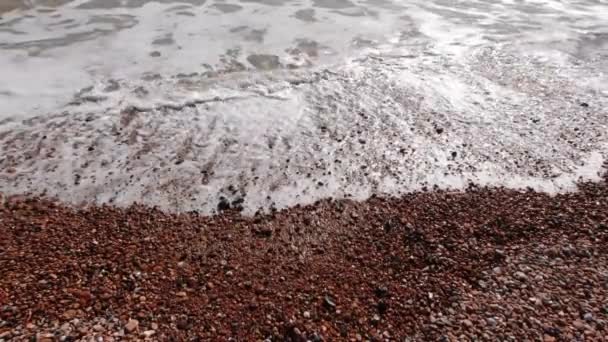 Powolny Ruch Gładkich Fal Żwirowej Plaży Pevensey Beach Południowej Anglii — Wideo stockowe