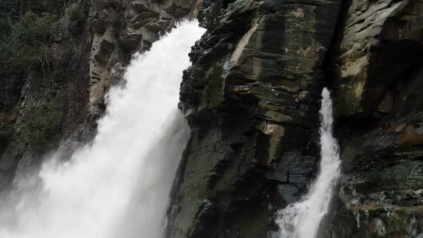 Linville Falls Side Shot Water Flowing — Vídeos de Stock