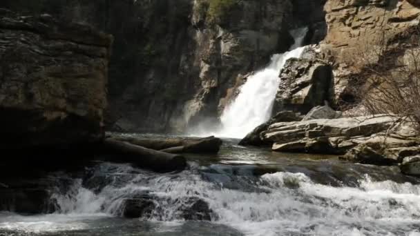 Водоспад Лінвіль Меншими Водоспадами Передньому Плані — стокове відео